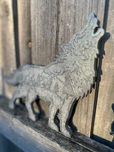 Load image into Gallery viewer, Wolf Resin Bookshelf Buddy, SILVER GLITTER
