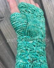 Load image into Gallery viewer, Dragons of the Deep Mitts ,CROCHET PATTERN

