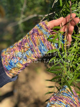 Load image into Gallery viewer, “Lady Solstice” Fingerless Mitts CROCHET PATTERN.
