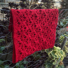 Load image into Gallery viewer, Candy for Bees, Crochet Cowl PATTERN
