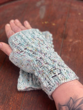 Load image into Gallery viewer, Butterflies &amp; Buds Mitts, CROCHET PATTERN
